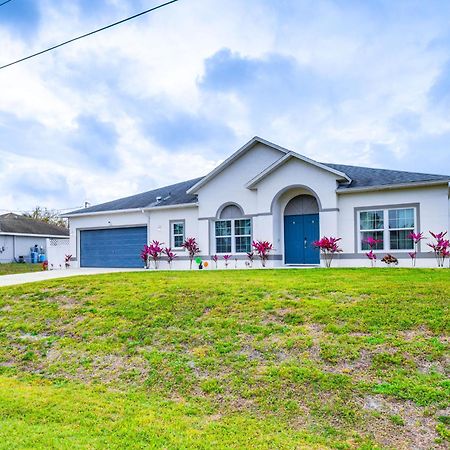 Lehigh Acres Home With Lanai, Heated Pool And Spa! Exterior photo